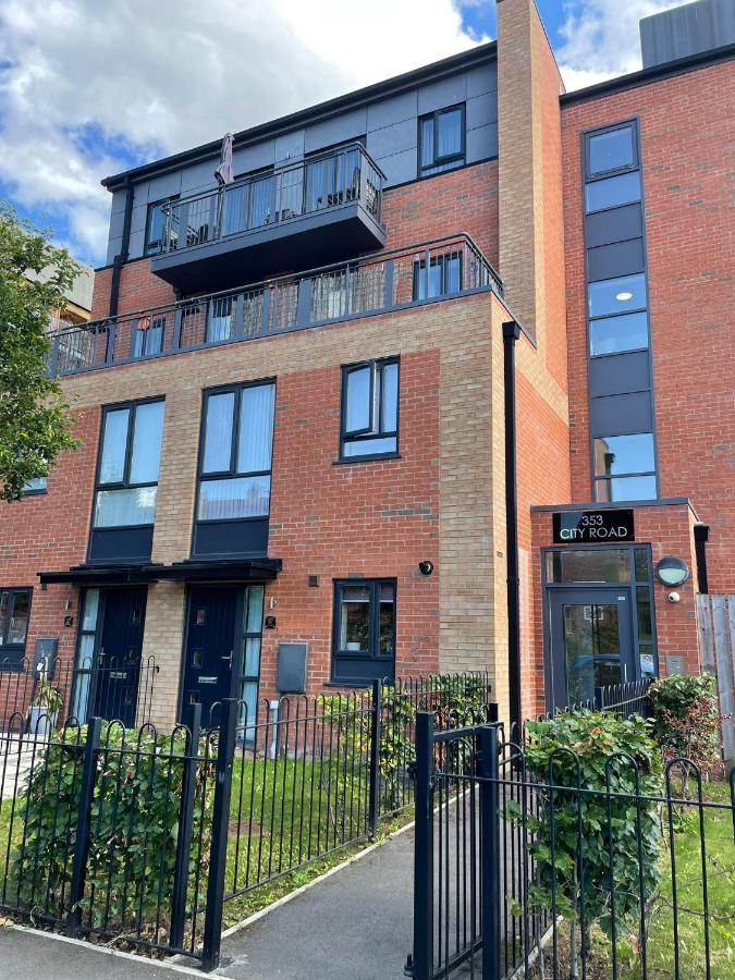 Luxury 2-Bedroom Service Apartment With Balcony Mánchester Exterior foto